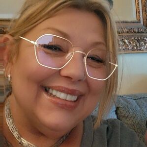 Meet your Posher, Kristine